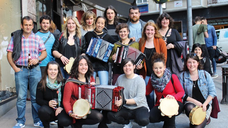 Santa Kurutz jaiek asteburua beteko dute