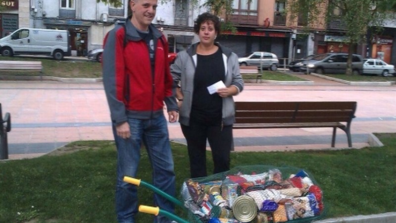 Santa Kurutz jaietako zozketako irabazleak jaso du saria