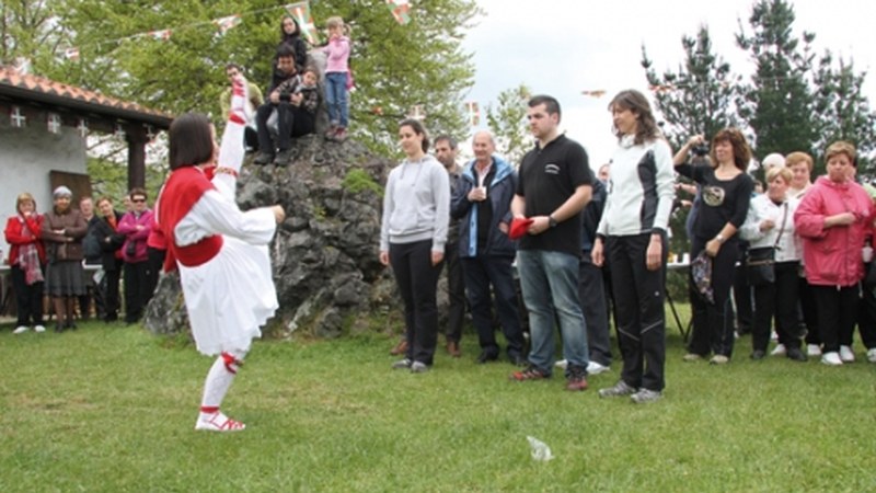 Santa Kurutzeko jaiek asteburua beteko dute