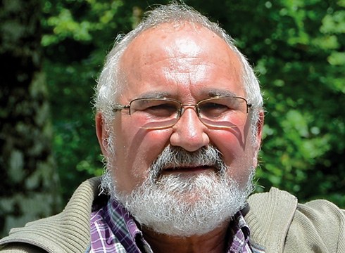 Santiago Blanco izan zuten gogoan Eibarko Karnaba Zaleak taldekoek Kirol Sarietan