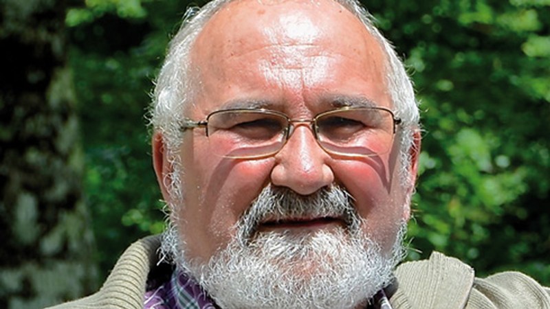 Santiago Blanco izan zuten gogoan Eibarko Karnaba Zaleak taldekoek Kirol Sarietan