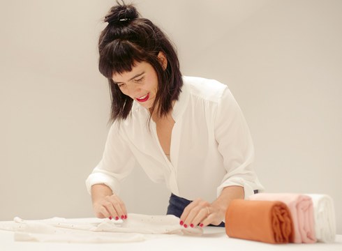 Sara Etxebeste: “Etxeak edo espazio pertsonalak antolatzeko modu bat baino gehiago da KonMari metodoa”