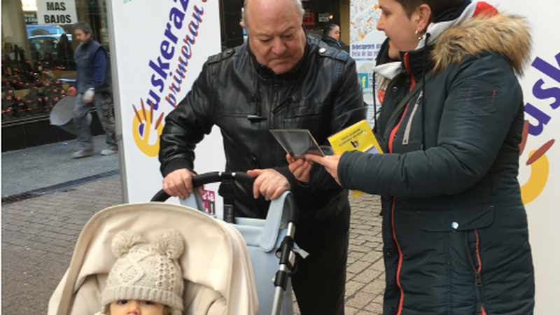 "Sartu euskara erosketen zerrendan"