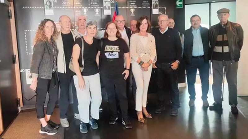 SD Eibar-ek Beteranoen Elkartearen bisita jaso du