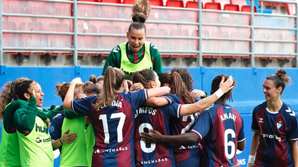 SD Eibar-ek bikain hasi du denboraldia, Betisi 2-0 irabazita