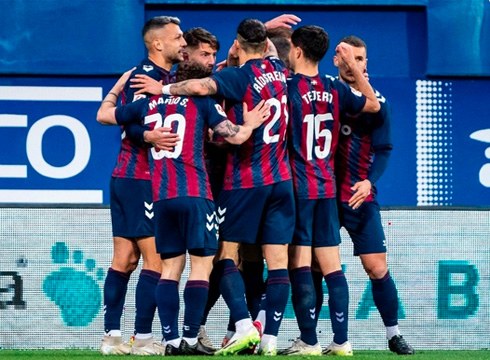 SD Eibar-ek igoera zuzeneko postua sendotu du Zaragozari irabazita