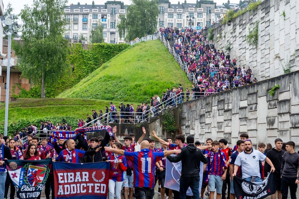 SD Eibar-ek Oviedora joateko autobusa eta sarrera eskaintzen ditu 55 euroan