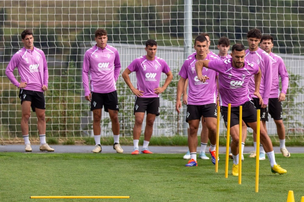 SD Eibar-en lehen taldeak asteburuko partiduetara begira