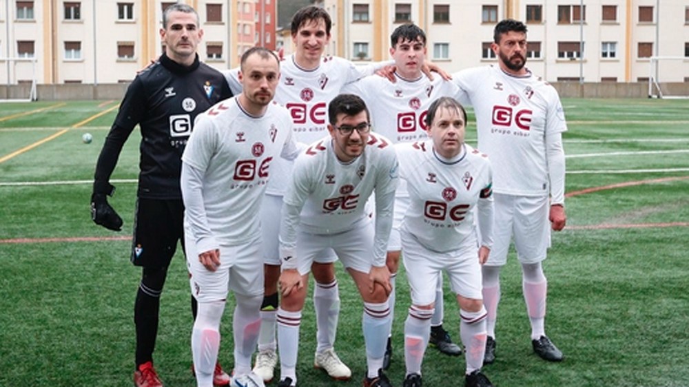 SD Eibarko sei jokalari joango dira 7 PC futbol selekziora