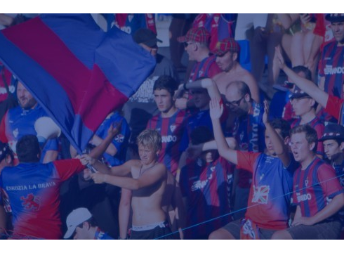 Igandean Untzagatik Ipuruara igoko den kalejira ETBko dokumental baterako grabatuko dute