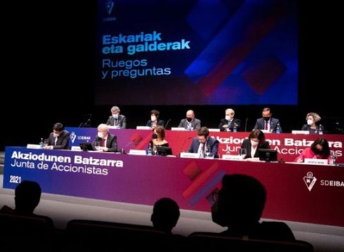 SD Eibarren Akziodunen Batzarrari dagokion dokumentazioa eskuragarri jarri dute