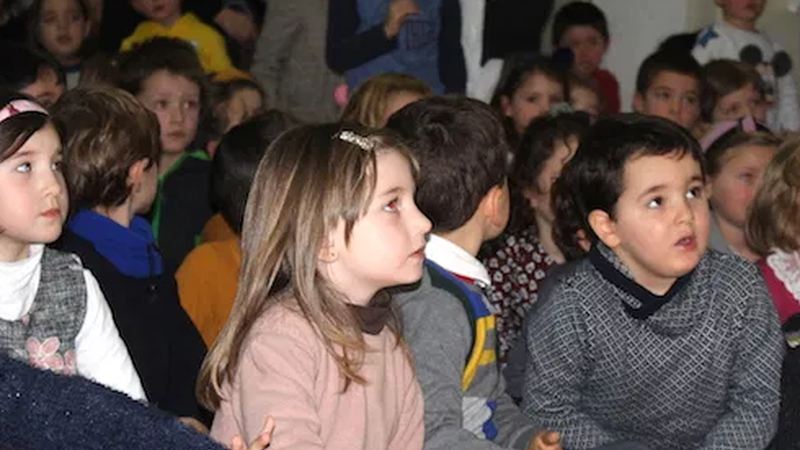 Sekulako giroa sortu du Tor magoak haurren artean
