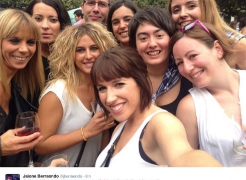 Selfie lehiaketako irabazlea aukeratu du epai-mahaiak