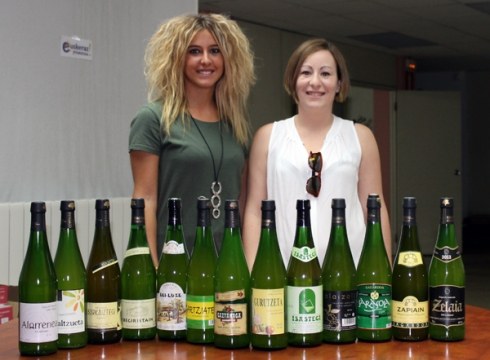 Selfie lehiaketako irabazleek saria jaso dute