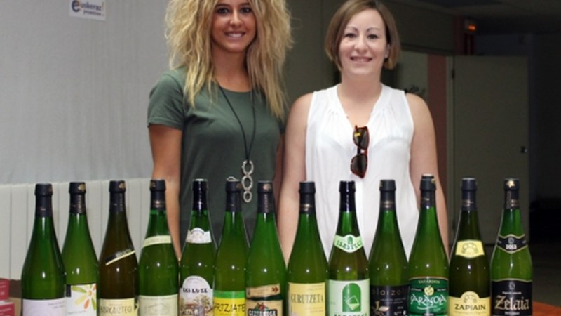 Selfie lehiaketako irabazleek saria jaso dute