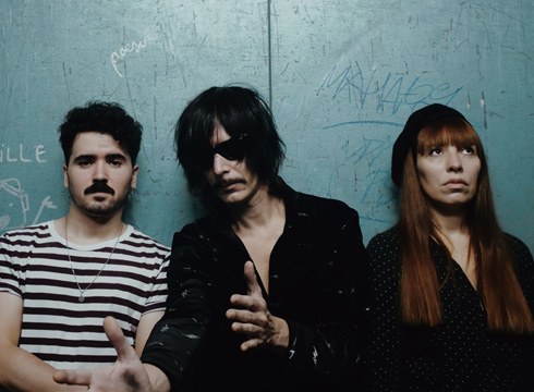 "Seres Electricos" aurkeztuko du Capsula taldeak ostiralean Coliseoan