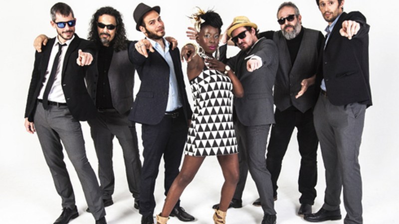 Shirley Davis & The Silverback-en kontzertua egun bat aurreratu dute, larunbatean Coliseoan izango da