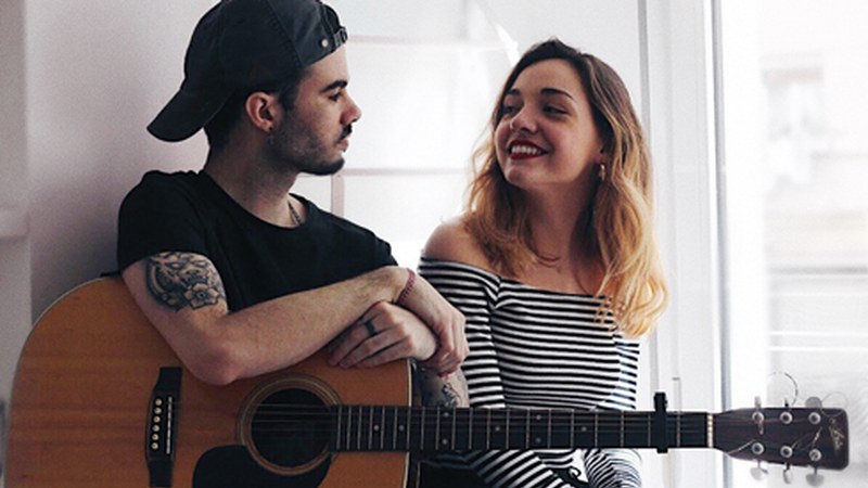 Sofia Machin (abeslaria): “Modan dagoen abesti bat igotzen dugu astero Youtubera”