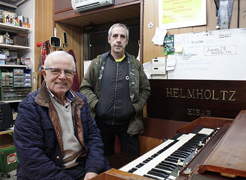 Soinu magikoak herriko asmamenetik