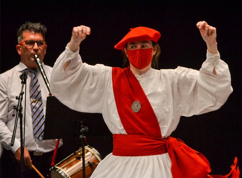 [ARGAZKIAK] Soka dantza egin dute Kezka Dantza Taldekoek