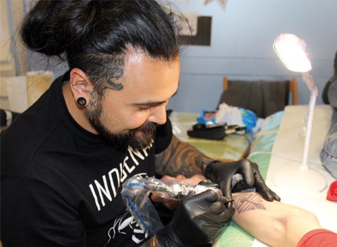 Tatuaje solidarixuen inguruko ekitaldixa antolatu dabe bixarko