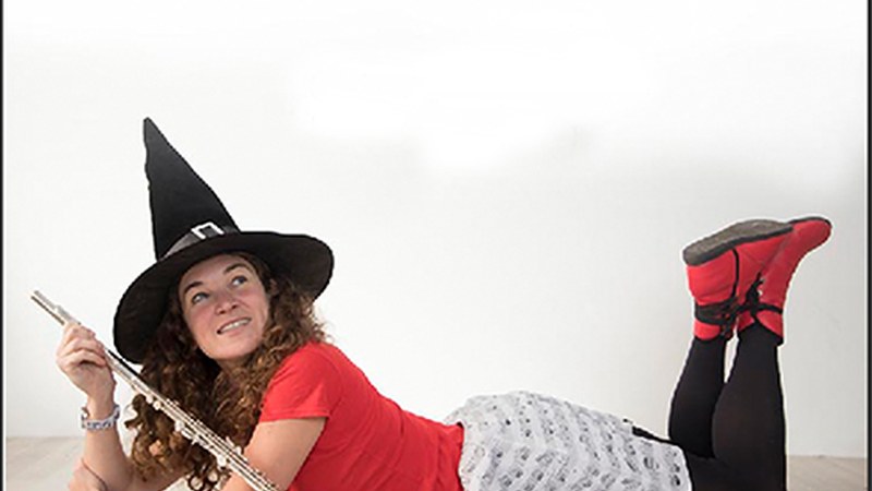 Sorgina Txirulinak "Oihanetik badoaz" ipuin musikatua eskainiko du bihar arratsaldean