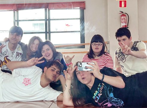 Aniztasun funtzionala duten gazteentzat sormen eta mugimendu saioa egingo dute domekan Portalean