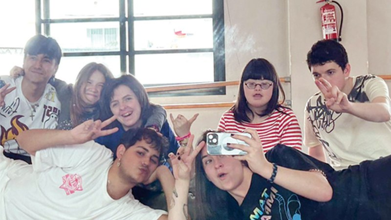 Aniztasun funtzionala duten gazteentzat sormen eta mugimendu saioa egingo dute domekan Portalean