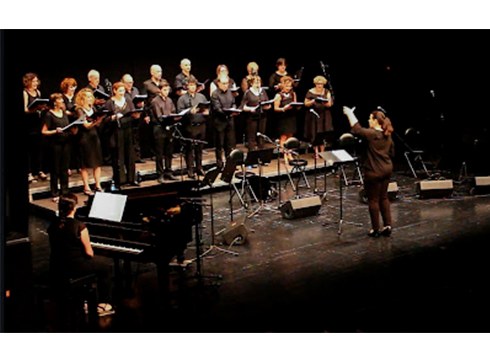 Sostoa abesbatzak Tarragonan abestuko du bihar