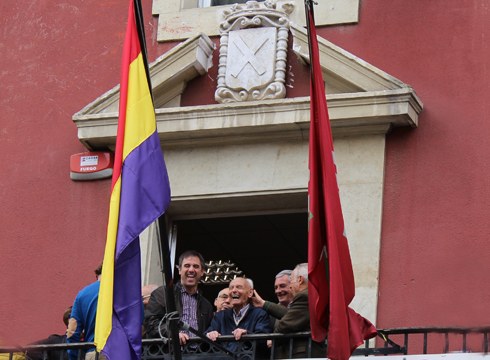 Sozialistek Errepublikaren aldarrikapena gogoratu dute