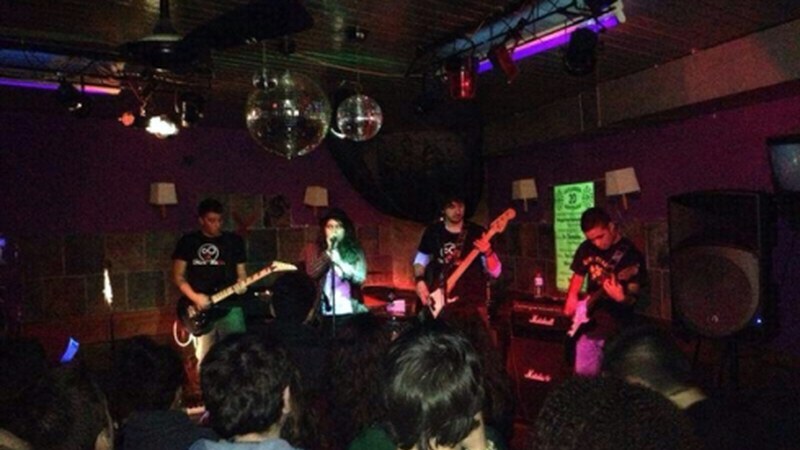 Stai Zitto taldearen kontzertua gaur Akara tabernan