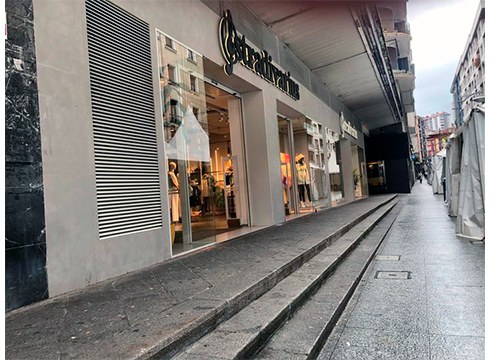 Stradivariusek Eibarko denda ixteko asmoa du