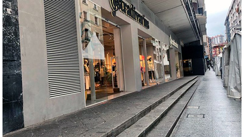 Stradivariusek Eibarko denda ixteko asmoa du