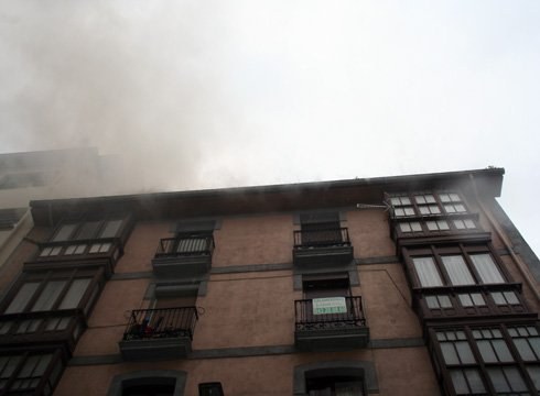 Sua piztu da Arragueta kaleko 18. zenbakian