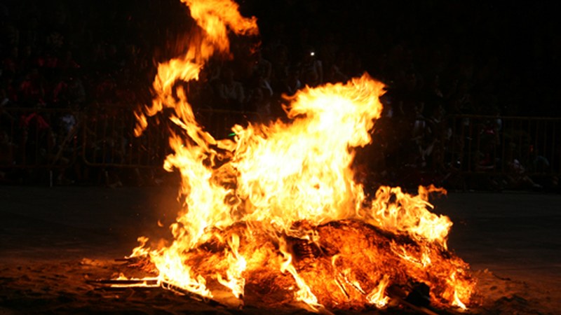 Suak piztuta agurtu dugu San Juan bezpera