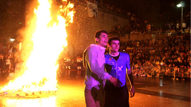 Suaren inguruan batu dira eibartarrak