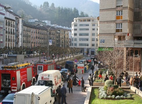 Suhiltzaileak Urkizuko etxe batera joan dira eguerdian