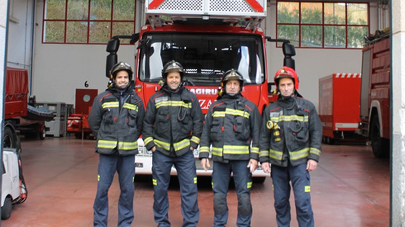 Suhiltzaileen ate irekien jardunaldia domekan