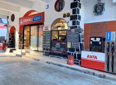 Supermerkatu berria zabaldu dute Azitaingo gasolindegian