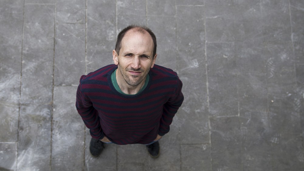 Sustrai Colina: “Plazan ibiltzea luxua da: belaunaldi desberdinekin egoteko aukera ematen dit”