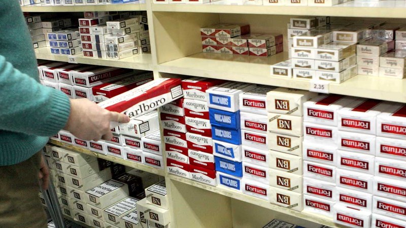 Herriko estanko batean 60.000 euro inguruko balioa duen tabako-kopurua lapurtu dute