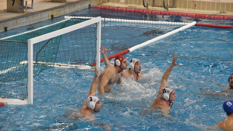 Talde nagusiarena kenduta, asteburu bikaina Urbateko waterpolistentzat