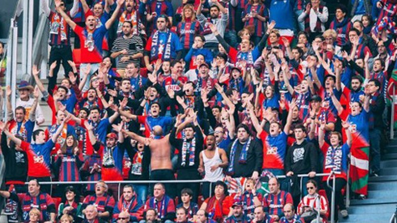 Taldearekin bat egin zuten zaletuen animoekin ere ezinezkoa egin zitzaion Eibar KE-ri kanporaketa gainditzea