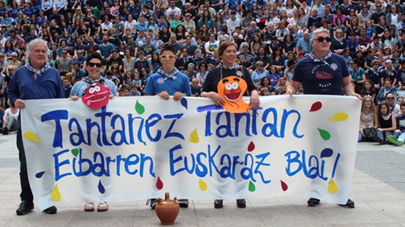 [ARGAZKI BILDUMA] Tantanez Tantan ekitaldiko argazkiak bildu ditugu gure Mediatekan