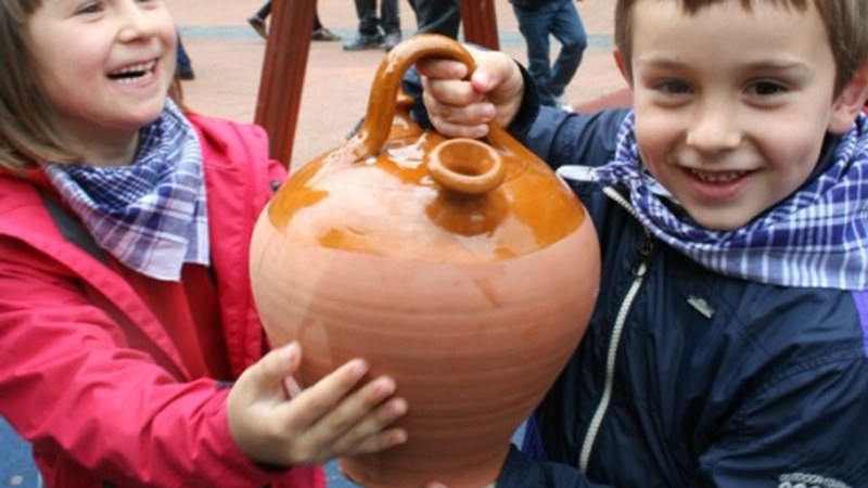 Tantanez Tantan: euskeraren giza katea badator