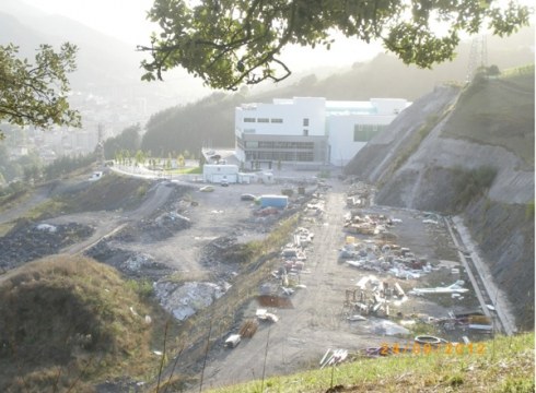 Teknikerreko beharren osteko zikinkeriarekin haserre