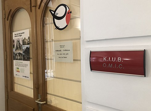 Telefonia zerbitzuei buruzko informazioa emateko hitzaldia antolatu dute eguenerako