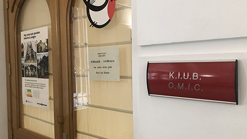 Telefonia zerbitzuei buruzko informazioa emateko hitzaldia antolatu dute eguenerako