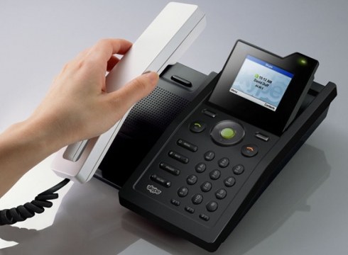 Telefono bidezko iruzurra antzeman dute