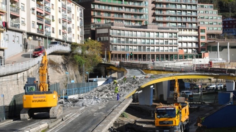 Torrekua itxita obrak direla eta